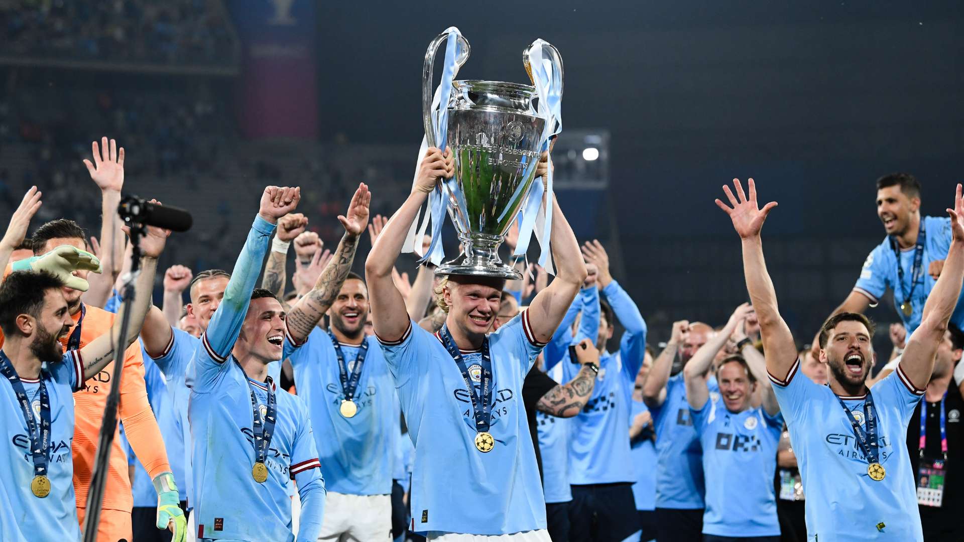 对于球迷和 对于球迷和