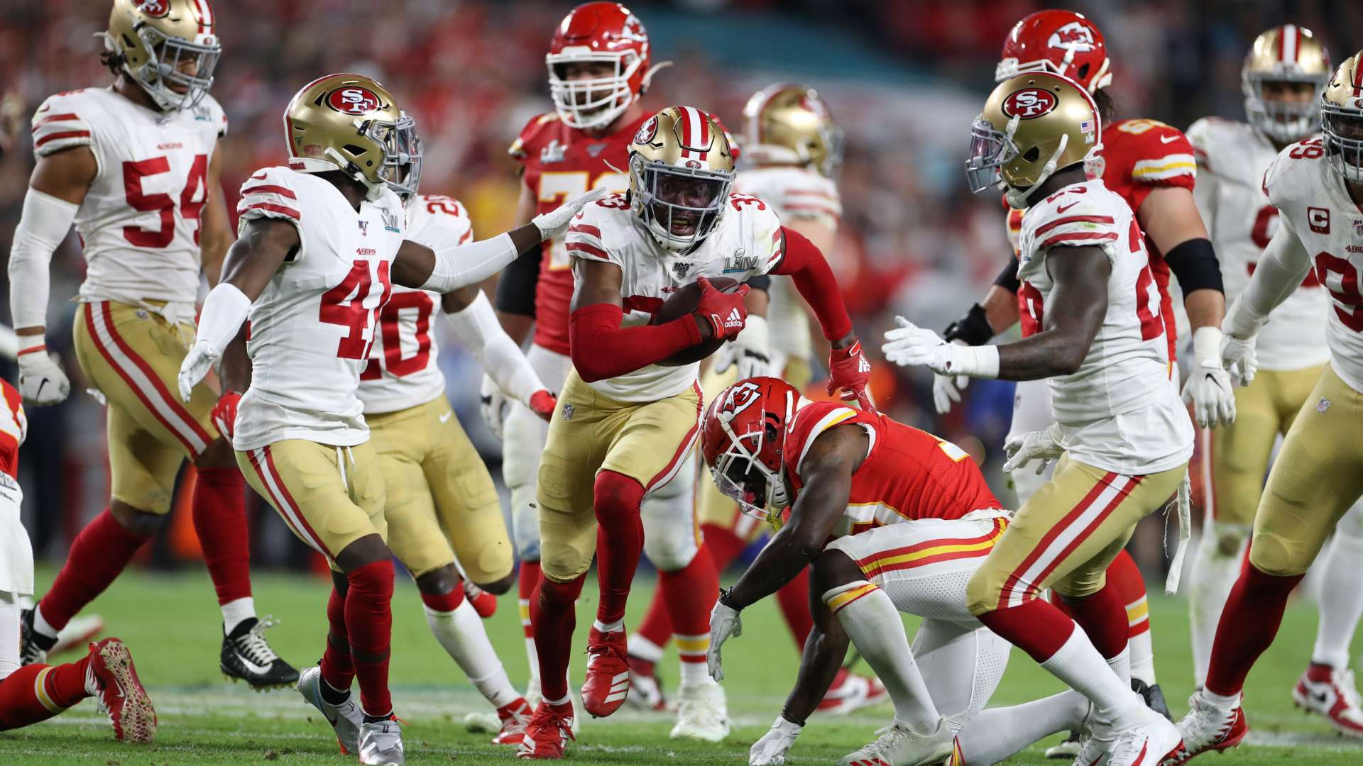 够在更广泛 够在更广泛