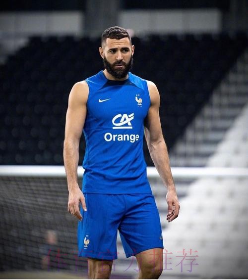 记者：本泽马被指优先考虑世界杯 他对此很愤怒